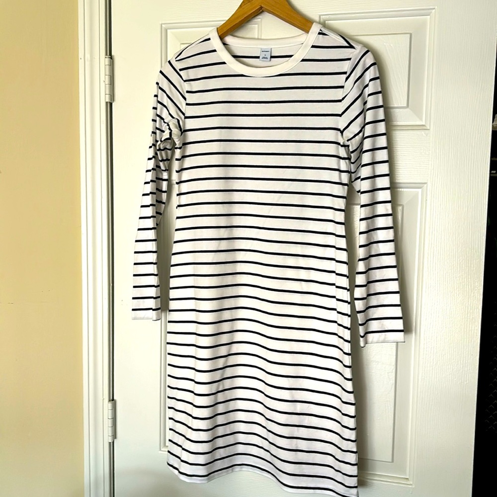 Cute dress!